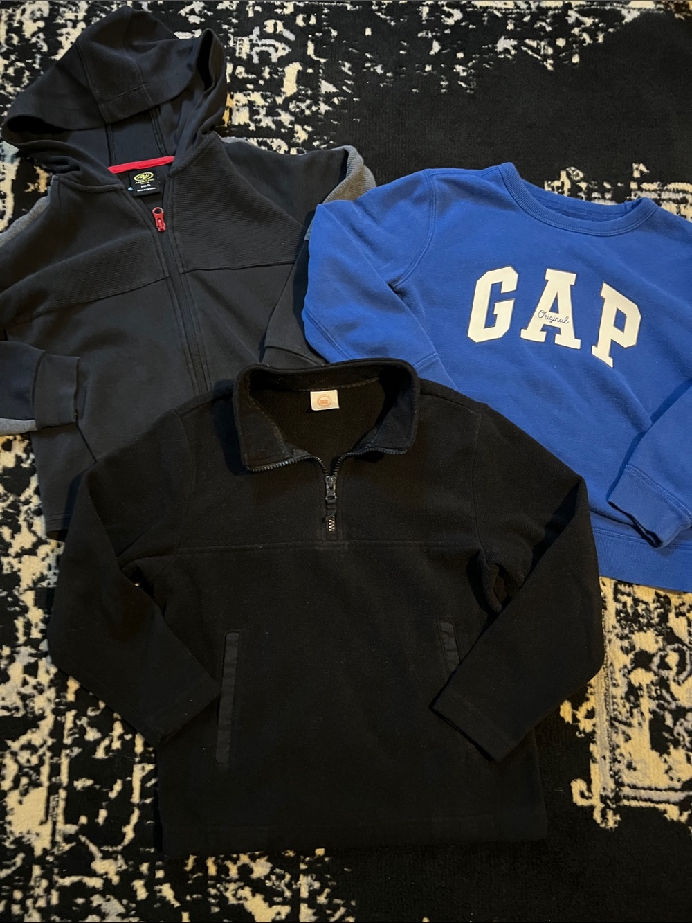 Boys 3 pc sweatshirt bundle size 6/7